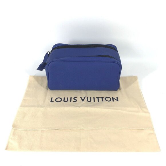 LOUIS VUITTON Blue Monogram Leather Clutch Bag - Picture 14 of 14